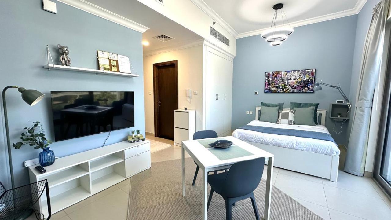Spacious Luxury Near Mall Of The Emirates With Pool Access Apartment Dubai